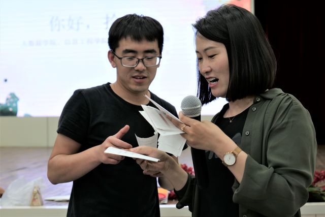 【毕业季】请回答2017 与四年前的自己“隔空对话”——大数据学院、信息工程学院2021届毕业生“你好 拾光”主题年级班会