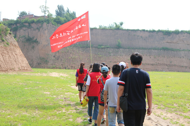 【三下乡】植树栽花靓化环境 用双手打造魅力古村——经济与管理学院大爱志愿服务队“三下乡”社会实践纪实