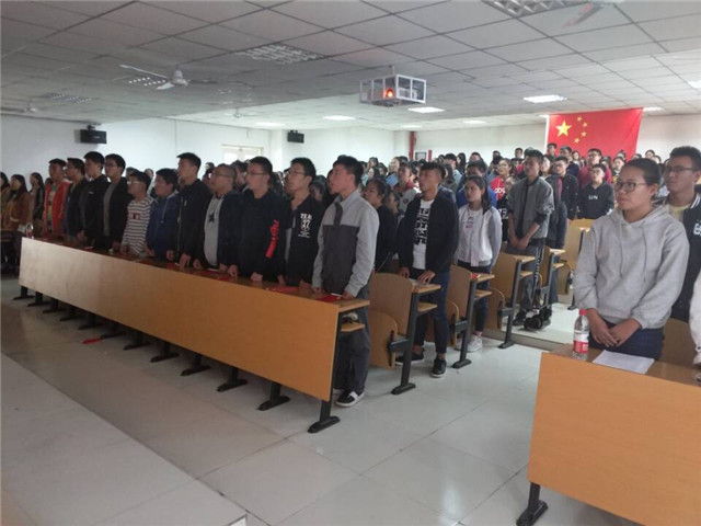 【辅导员说完满】十九大 年轻的心与党同在——淬炼商学院“辅导员说完满”系列活动（十八）