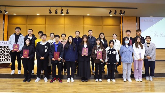 构思与创作:会“讲故事”的镜头——大数据学院、信息工程学院第五届“透过镜头看信院”宣传技能大赛短视频组总决赛
