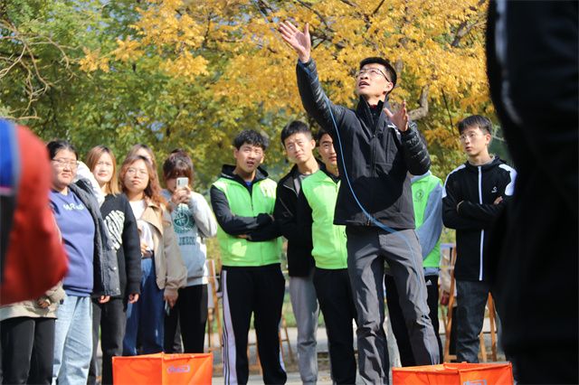 挑战垂直极限 刺激攀树体验——第五届“阳光杯”攀树大赛顺利举办