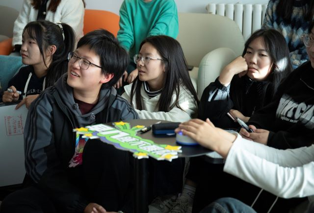 今天校媒人是主角——大数据学院、信息工程学院“一镜含影 一笔承情”脑洞青年圆桌Π活动