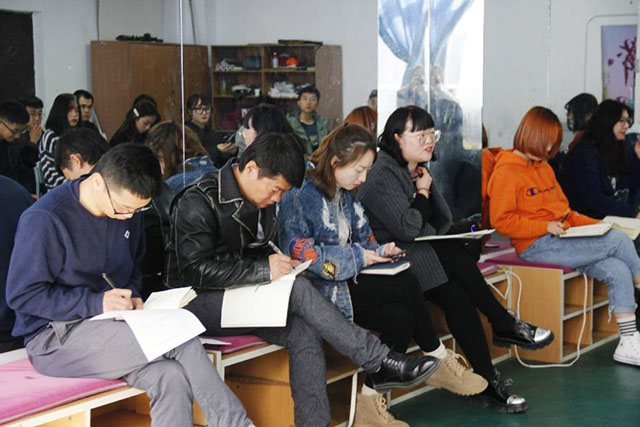 奋斗源于热爱 理想成就未来