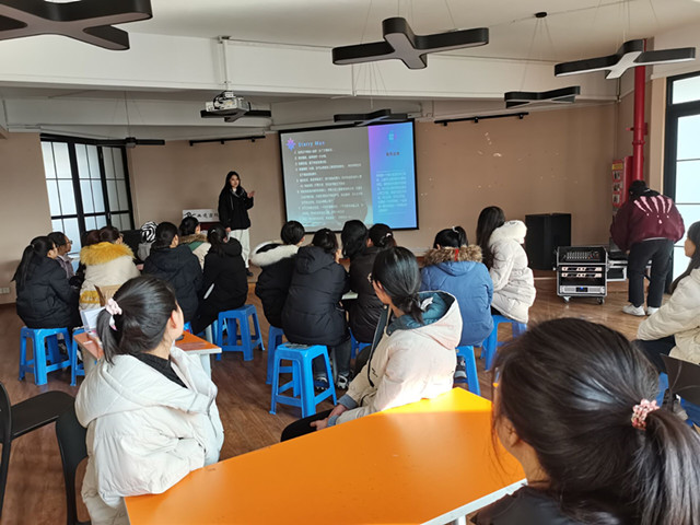 【完满班级】心灵手巧 创意无限——淬炼商学院完满班级活动