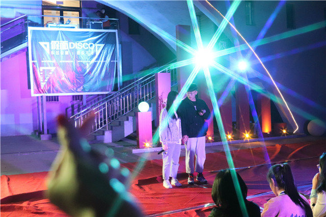 月华初上夜未央 青春似火 等你徜徉——第116期“FREE SUNSHINE”乌马河周末文化广场