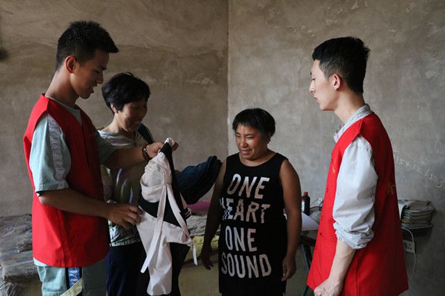 【志愿快讯·行动】迎着阳光 倔强生长