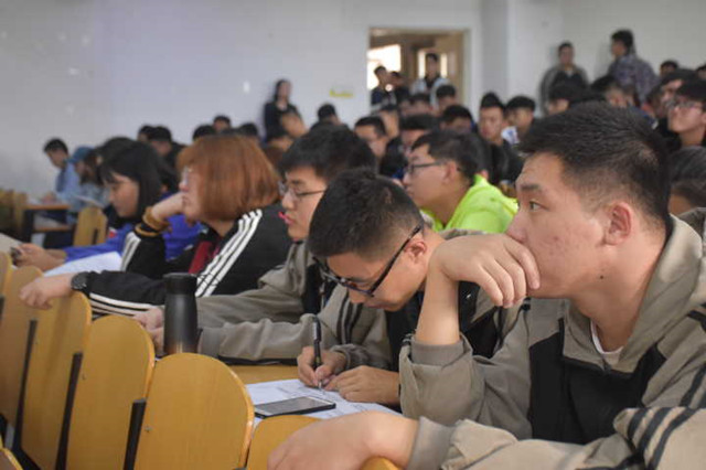 【辅导员说完满】考研就业 正确抉择人生方向——大数据学院、信息工程学院举办辅导员说完满活动