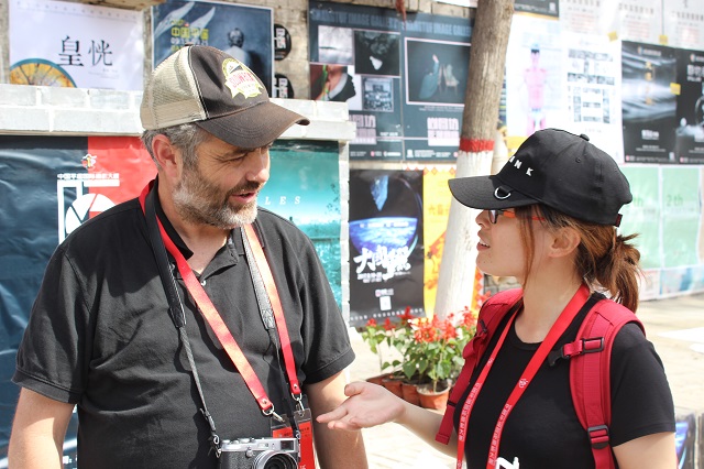 精英倍现势恢弘 人群熙熙慕古风——平遥国际摄影大展志愿服务工作（四）