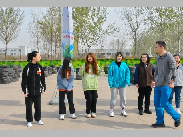 凝心聚力塑卓越团队 合作共赢构美好蓝图——艺术传媒学院“艺路领先”团队素拓训练营