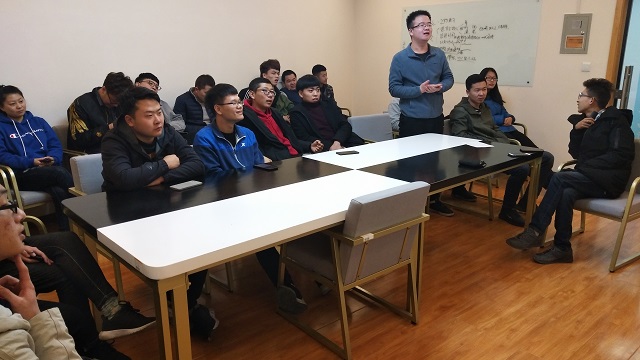 【完满班级】钢铁意志  奉献精神——网工1701班“观影人生”活动