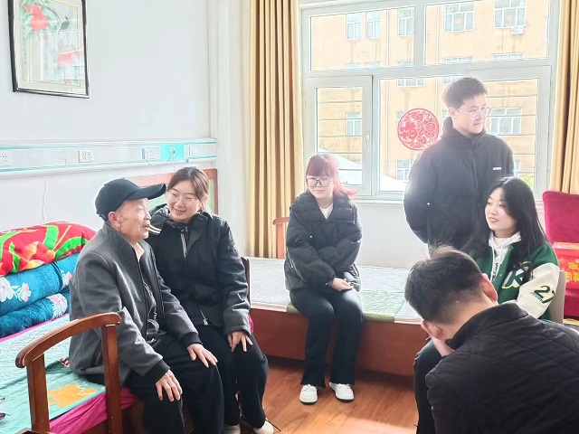 让爱谱写敬老赞歌 树新时代敬老之风——启航益安专项志愿服务队活动