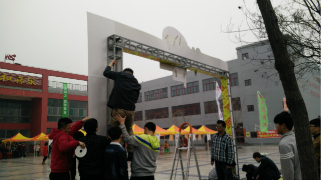 【直击幕后】幕后英雄 风景这边独好——致敬第五届“缤纷百团”社团文化艺术节幕后人员