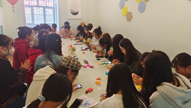 【完满班级】心灵手巧 捏出精彩——远景2106班10月完满班级活动