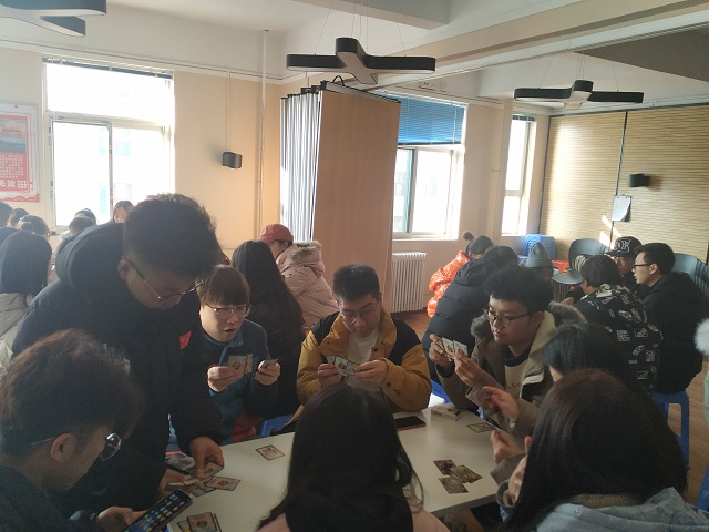 【完满班级】点燃青春激情 彰显棋牌魅力——淬炼商学院营销1802班完满班级活动