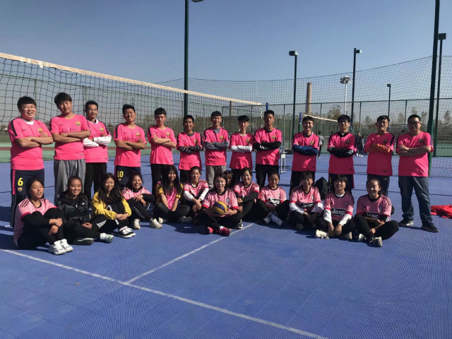 【体育之星·闫怡康】邂逅足球：因为热爱 所以坚守