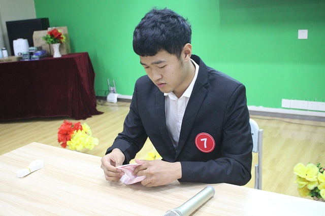 【1+1＞2】搭建求职实战平台 精准塑造新商科精英人才——第四届“职坛论剑 傲战群雄”模拟求职大赛精彩落幕