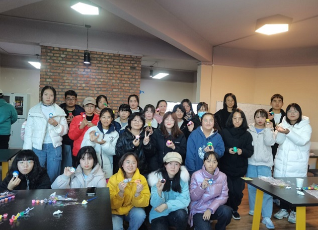 学长计划第929期:舞动十指 演绎七彩——食品与环境学院“学长计划·百花讲堂”第119期