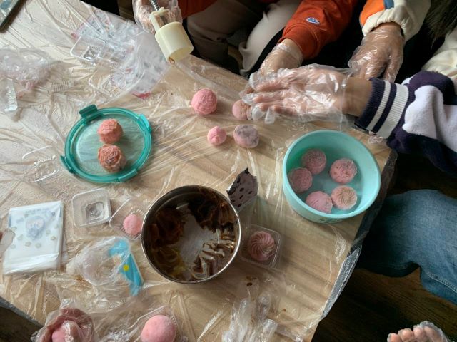 【完满班级】“巧”手动工正青春 “运”育未来绽风华——商务英语学院英语2102班完满班级活动