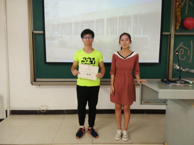 趣玩抖音 魅力无限——外国语言文学系举办首届“抖音秀”创意视频大赛