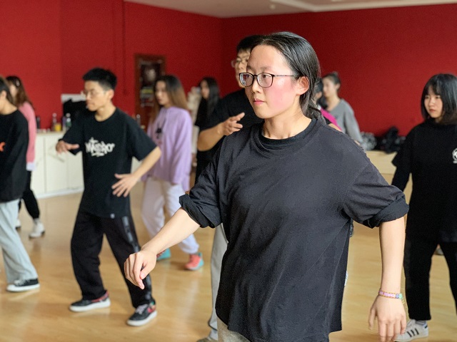 星启舞街舞队集结完毕 开启征程