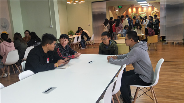 【辅导员说完满】国庆欢庆 共享青藤——淬炼商学院“辅导员说完满”专题活动（十）