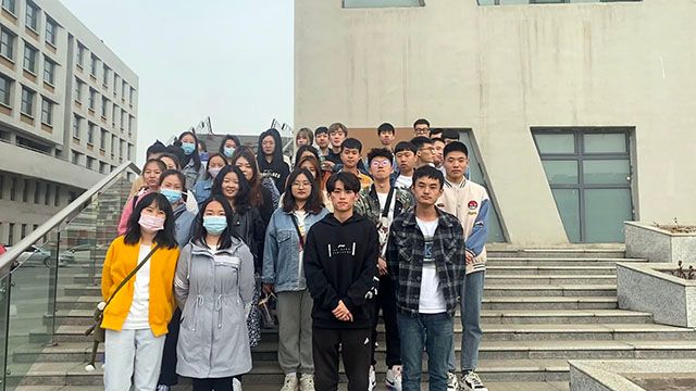 【完满班级】齐力奋发 羽你相约——艺术传媒学院视觉2007班羽毛球比赛活动