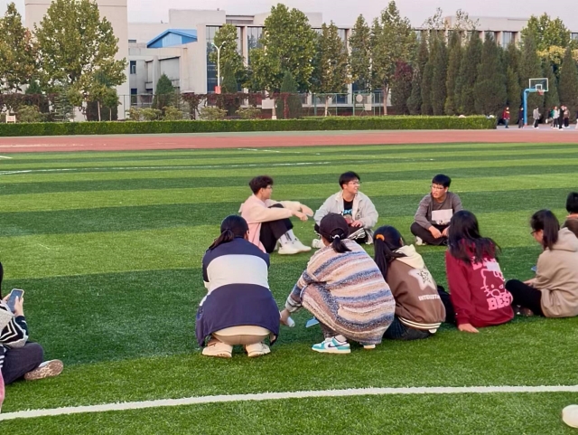 【完满团支部】奔跑吧少年 最强撕名牌——淬炼·国际商学院会计2303班完满团支部活动