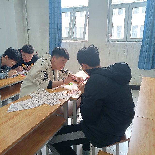 【完满团支部】草长莺飞二月天 忙趁东风放纸鸢——食品与环境学院动医2002班完满团支部活动