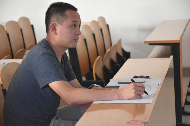 成长不期而遇 精神薪火相传——经济与管理学院第八届学生会干部换届选举