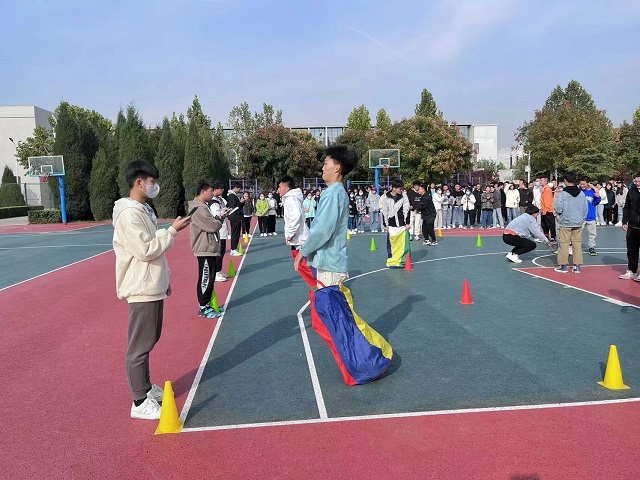 穿越封锁线 实现零距离——大数据学院、信息工程学院第一届全能王大比拼