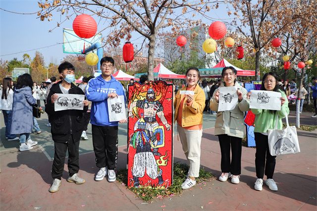 与非遗相伴 印记异科之路——食品与环境学院异科学生参与“守正创新 文化先行”首届非遗文化艺术节