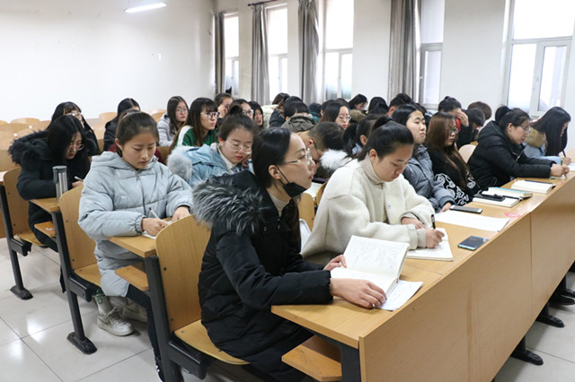 共同探讨 解答迷惑——外国语言文学系开展期末总结座谈会