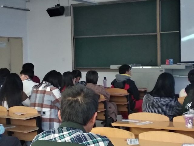 【主题团日】向和平致敬 向祖国敬礼——数字1801班红色观影团日活动