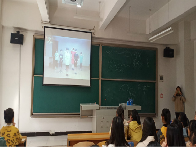 【完满班级】公益同行 为爱呼唤 ——外国语言文学系英语1905班、英语1906班、英语1907班10月完满班级活动