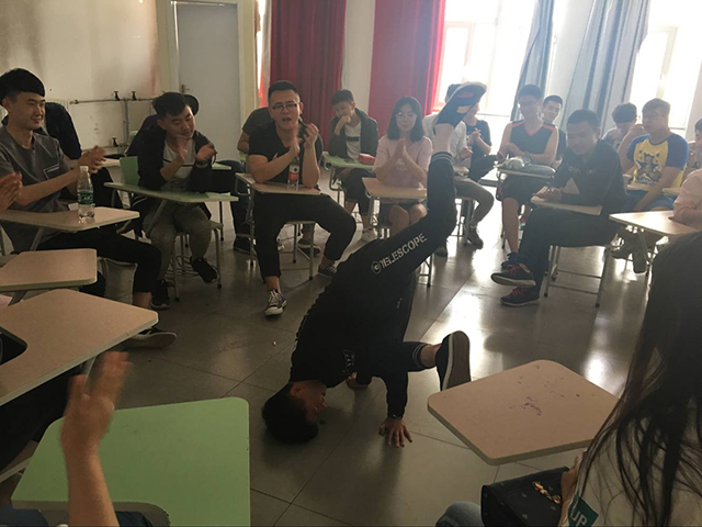 【完满班级】艺术传媒系2016级“追梦青春”完满班级活动
