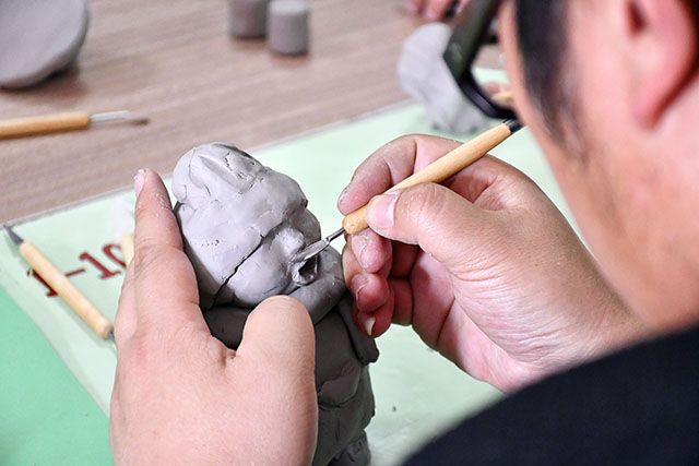 【1+1>2】艺家人携手远景学子与“泥”梦幻联动——“艺承非遗技艺,创远景新圈层”成长讲堂系列活动第三十五期