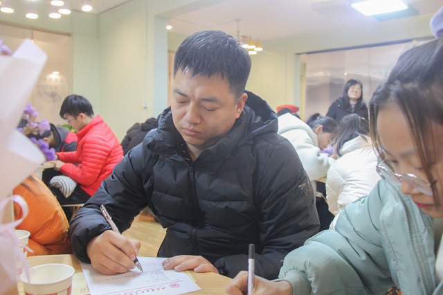 温暖相伴 不负期待与感动——青藤书院举办“陪你度过漫长岁月”集体生日会