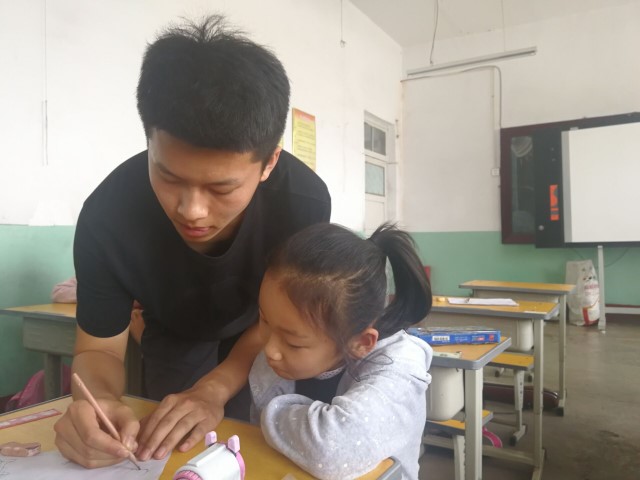 市民课堂第276期:稚语欢声 时间天籁——艺术传媒学院“七彩画室星期三”儿童美育成长关爱行动第101期