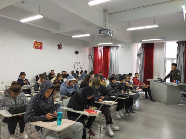 【完满班级】建党伟业 红色记忆——艺术传媒学院环设1902班举行红色记忆观影活动