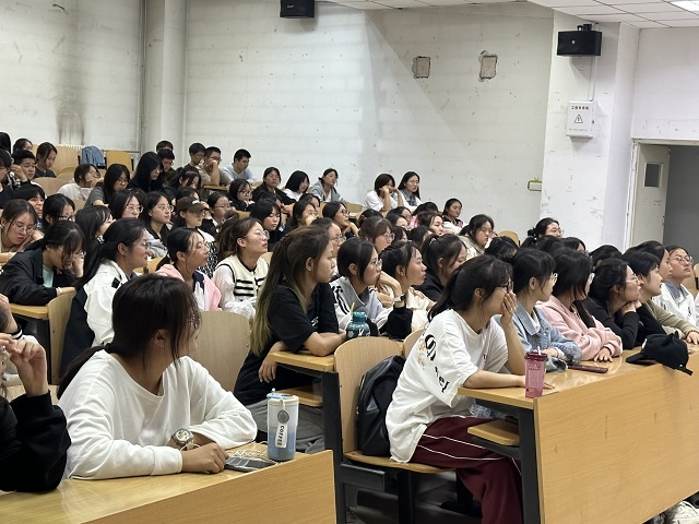 【辅导员说完满】青葱岁月 携手同行——食品与环境学院2023级辅导员说完满活动
