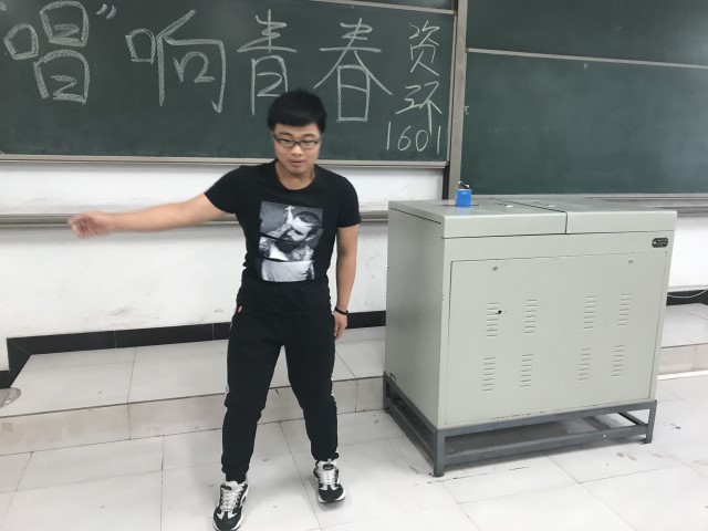 【完满班级】唱响青春 见证成长——食品与环境学院资环1601班“趣味PK”活动