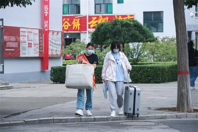 【迎新纪实】以“心”迎新 学生志愿者助力我校2021年迎新工作