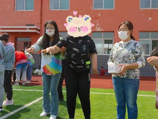 成长足迹 尽享趣味童年——哥哥姐姐拍拍你之一场别开生面的“六一”游园会