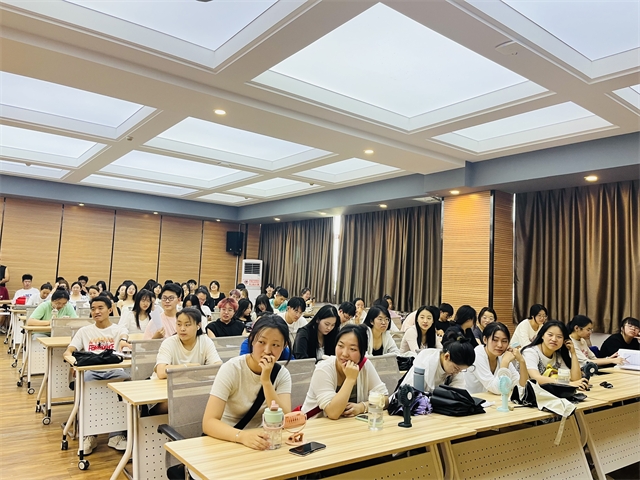 【辅导员说完满】戏精 你准备好了吗——淬炼·国际商学院2021级辅导员说完满活动