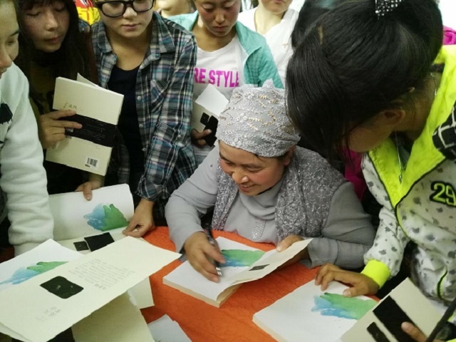 【辅导员说完满】身在泥泞之中 仍有人仰望星空——艺术传媒学院2016级举办辅导员说完满活动