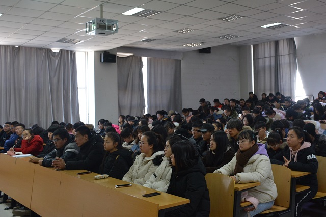 【辅导员说完满】健康从心开始 生命由你绽放——食品与环境学院2018级“心理健康”主题年级会