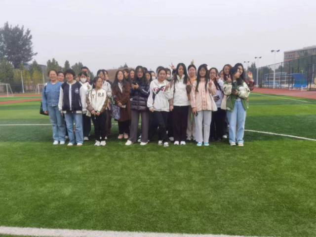 万家团圆迎中秋 四海欢腾庆国庆——商务英语学院十月完满团支部活动集锦