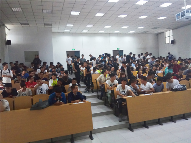 寻找美好的大学生活——机电工程系举办2017级年级大会