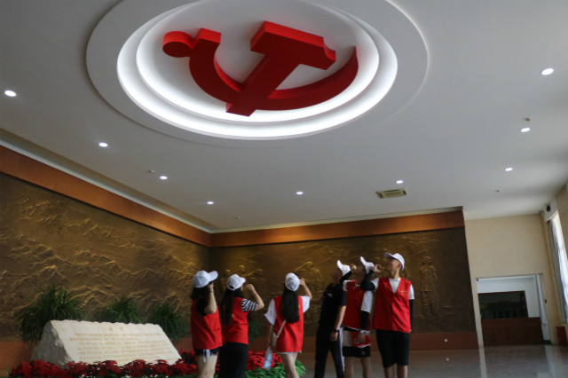 挥戈制蓝图 旗手引前路——外语系“青鸟”志愿服务队三下乡活动纪实