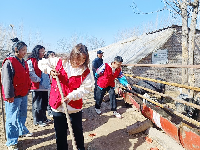 基地重回访 志愿再出发——“智·惠农”专项志愿服务队